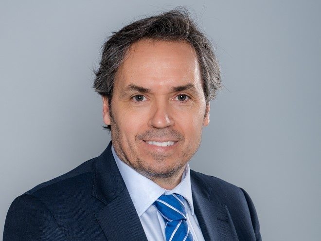 luis sanchez met group