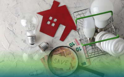 Lampadina, monete e pannello solare illustrano il confronto tra quota fissa e prezzo al kWh